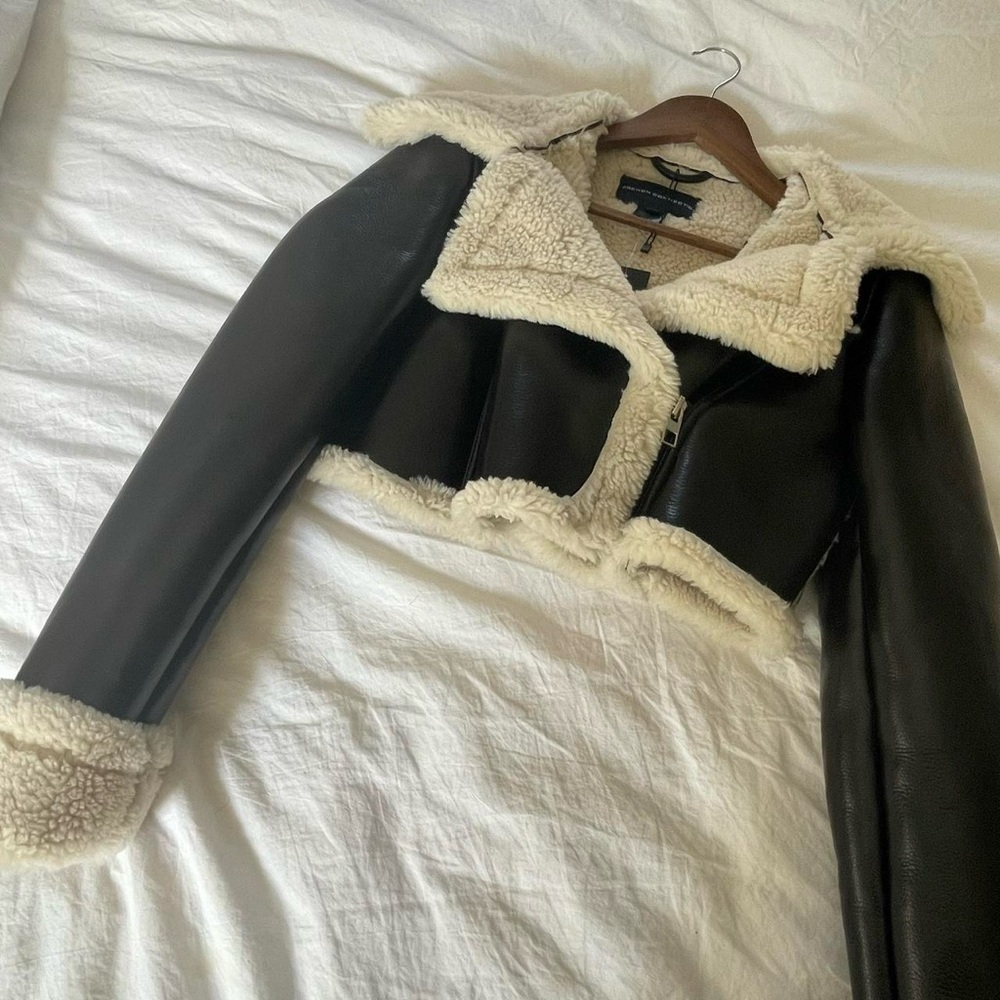 🖤 SOLD 🖤 FRENCH CONNECTION • cropped faux leather + faux shearling bomber jacket